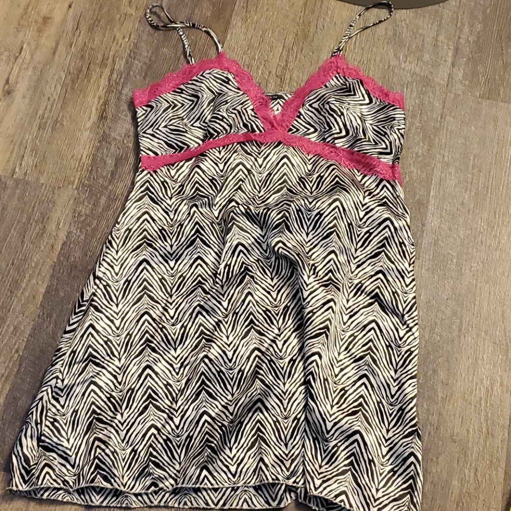 Short Nightgown / chemise
